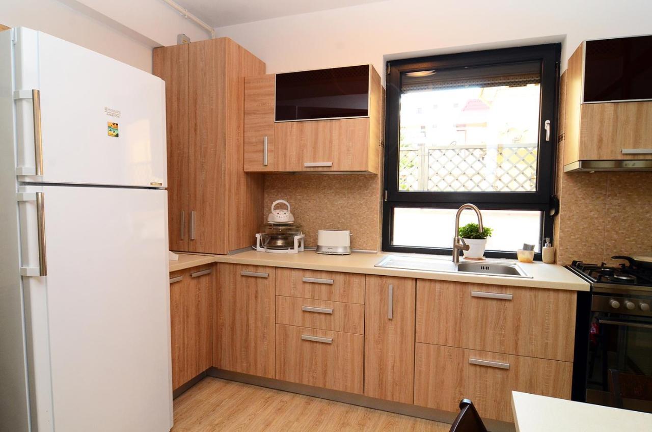 Luxury Apartment By The Park / Arch Of Triumph Bukarest Exteriör bild
