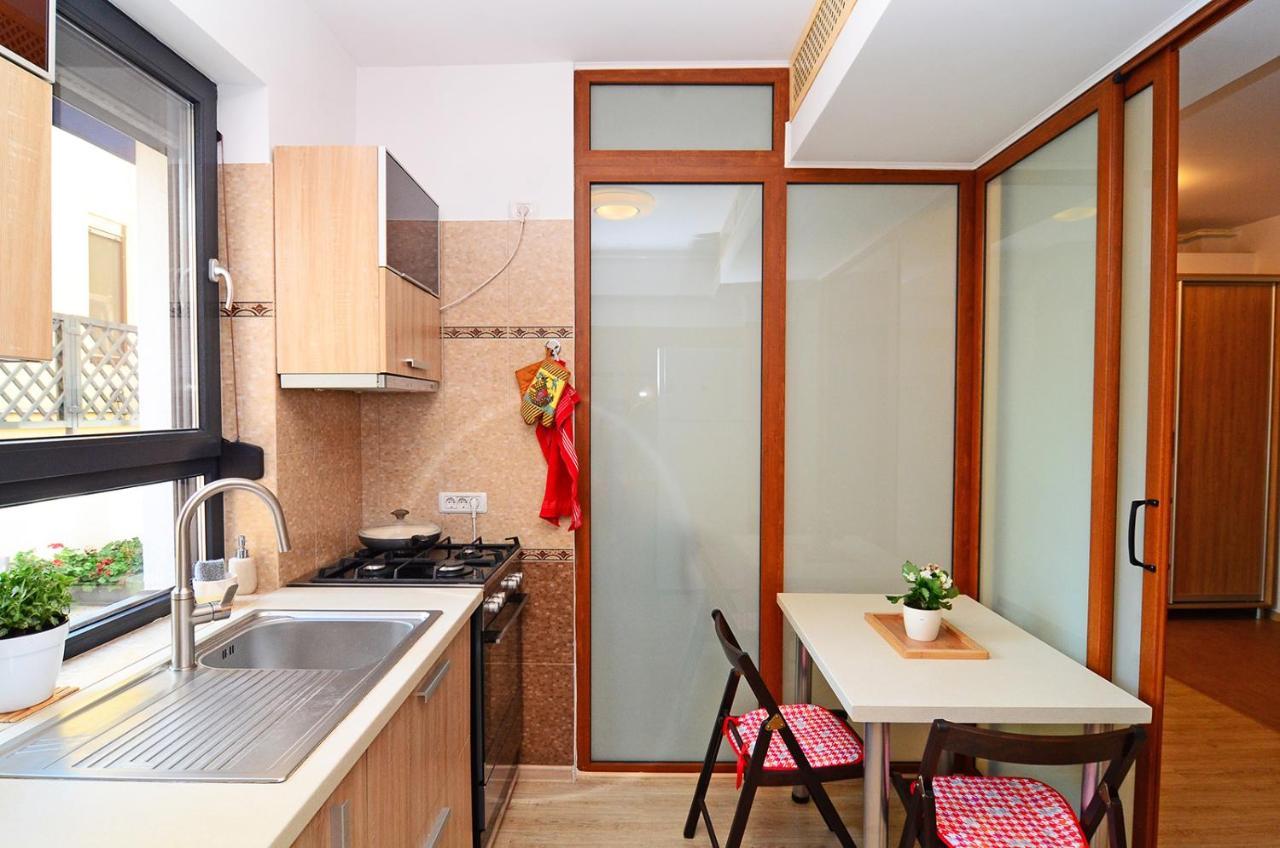 Luxury Apartment By The Park / Arch Of Triumph Bukarest Exteriör bild