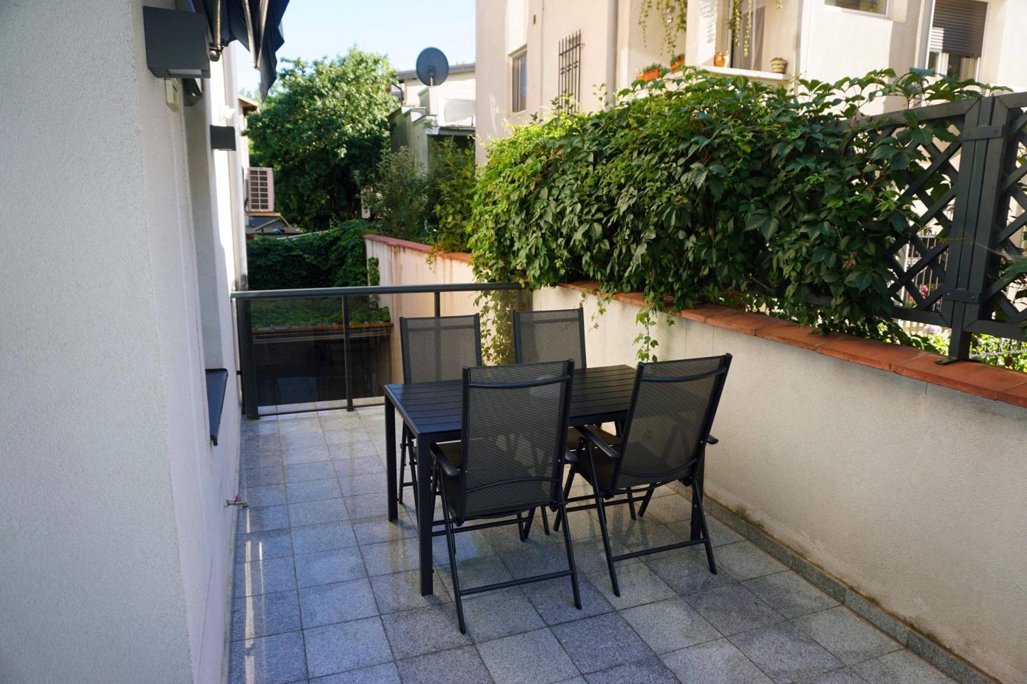Luxury Apartment By The Park / Arch Of Triumph Bukarest Exteriör bild